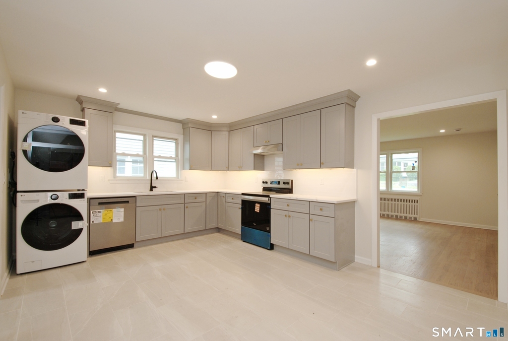306 Courtland Avenue - Photo 0