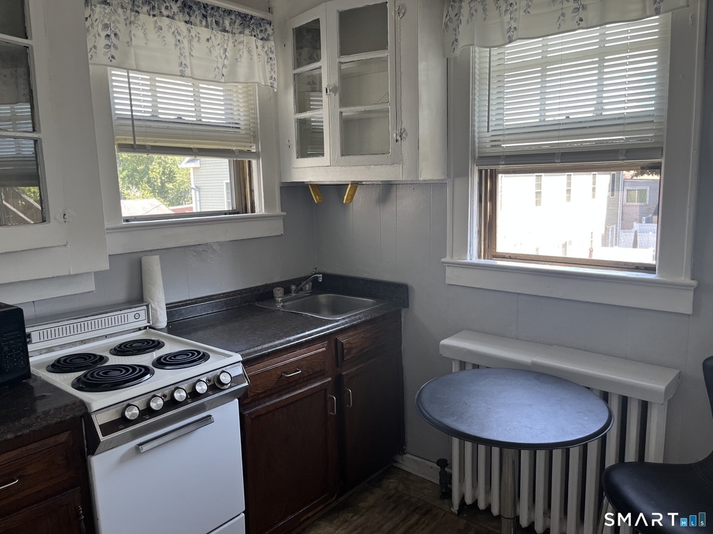 25 Woodrow Street - Photo 2