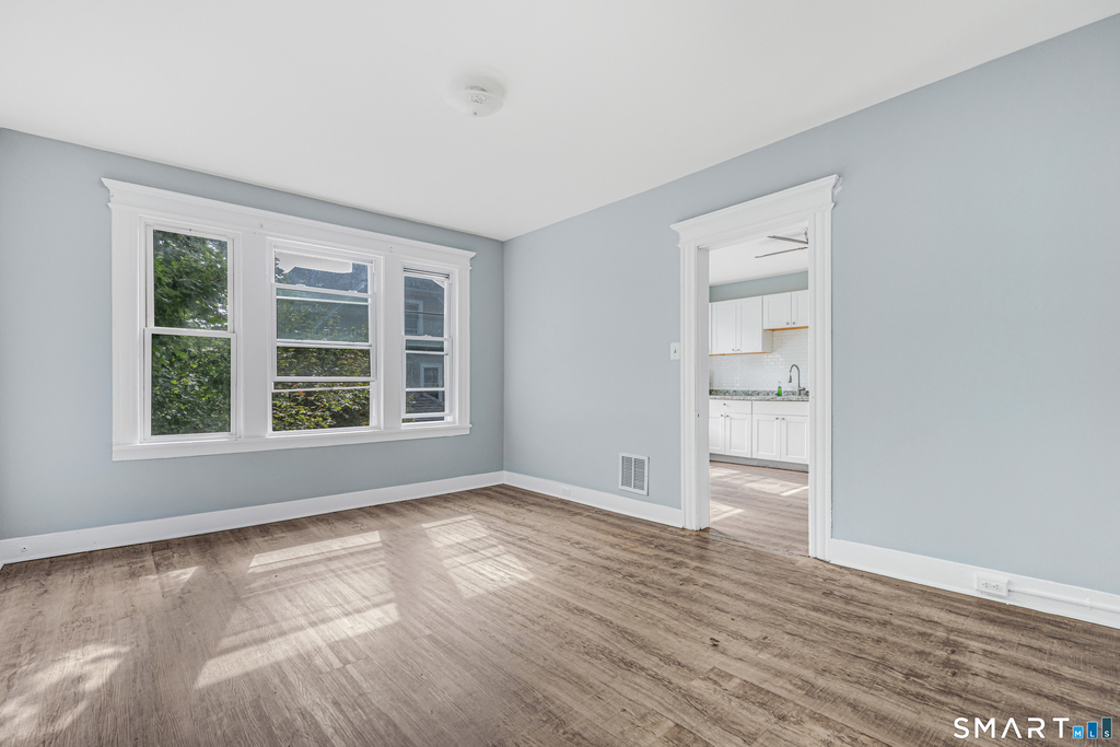 350 Spring Street - Photo 2