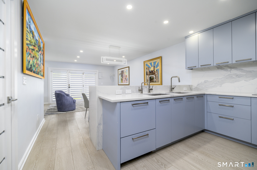 566 Newfield Avenue - Photo 3