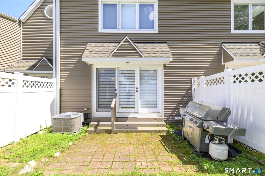 566 Newfield Avenue - Photo 19