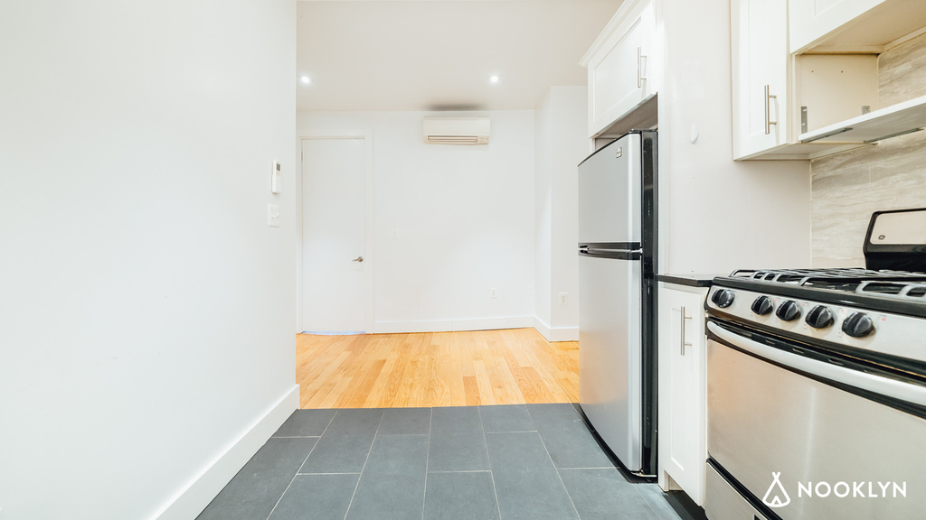 33 Montrose Ave 11206 - Photo 10