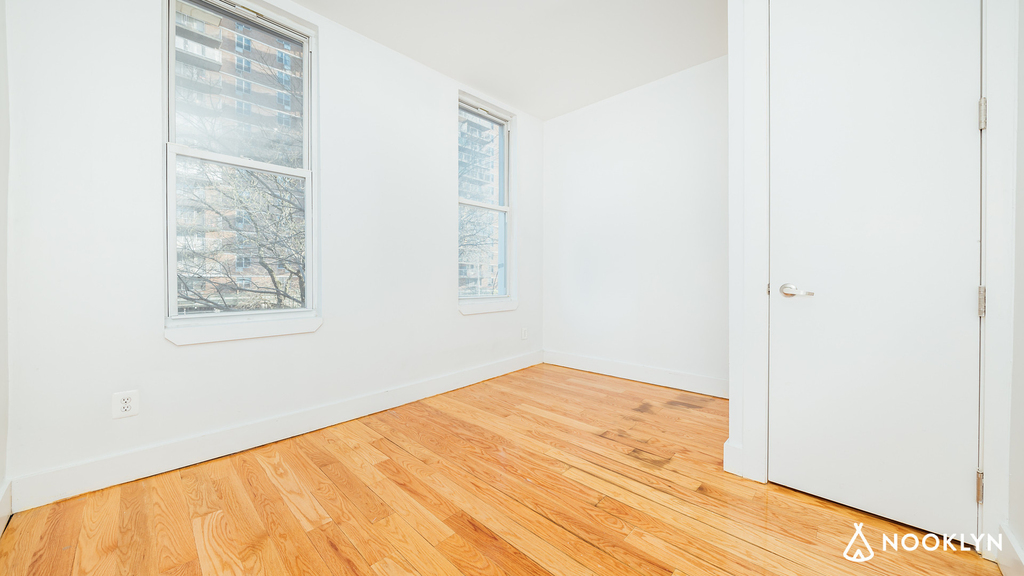33 Montrose Ave 11206 - Photo 6