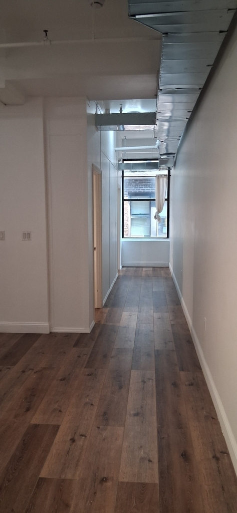 255 W 36th St. #606 - Photo 4