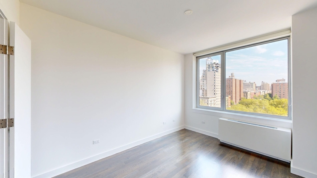 808 Columbus Ave - Photo 3