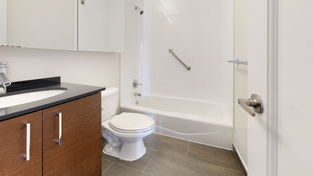 401 E 34th St - Photo 4