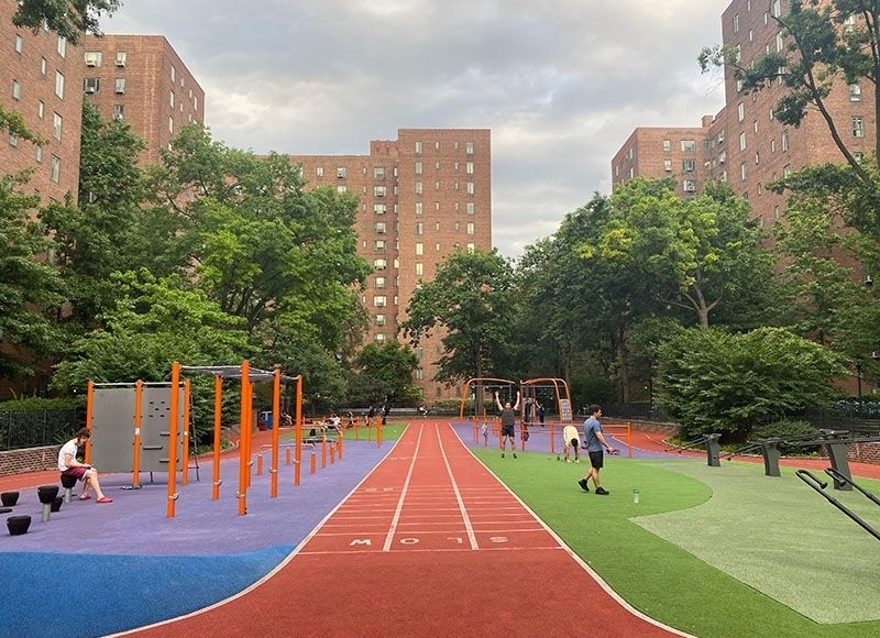 Avenue C - Photo 13