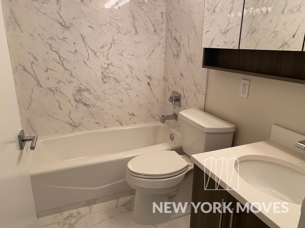 West 53rd Street - Photo 9