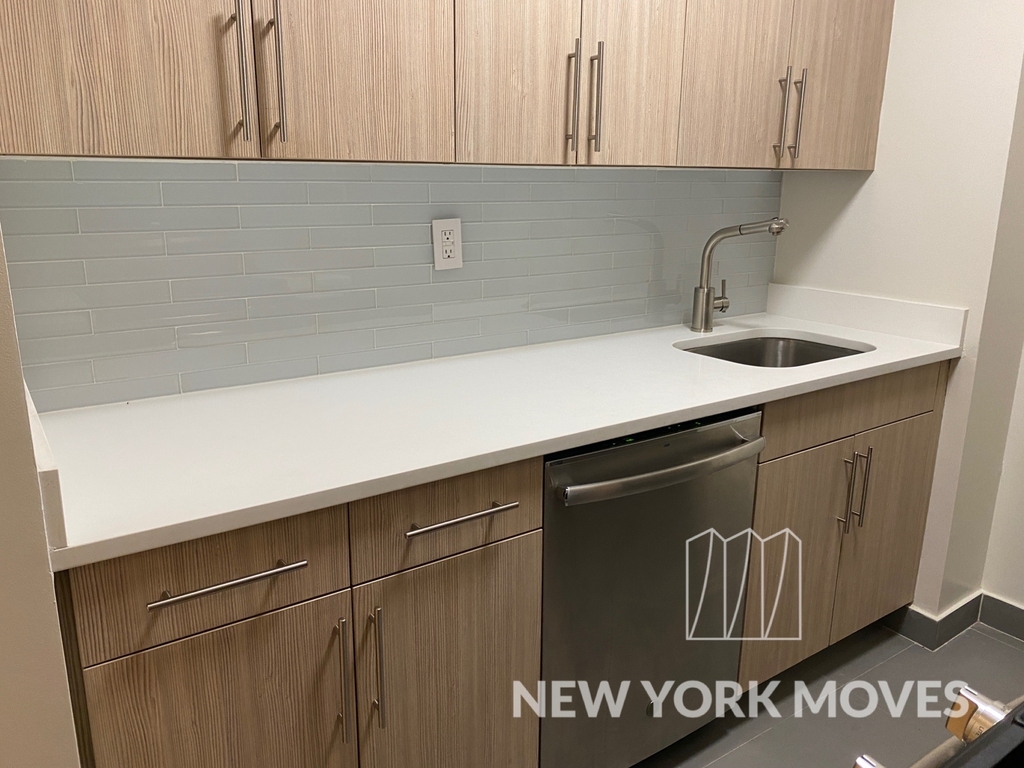 West 53rd Street - Photo 7