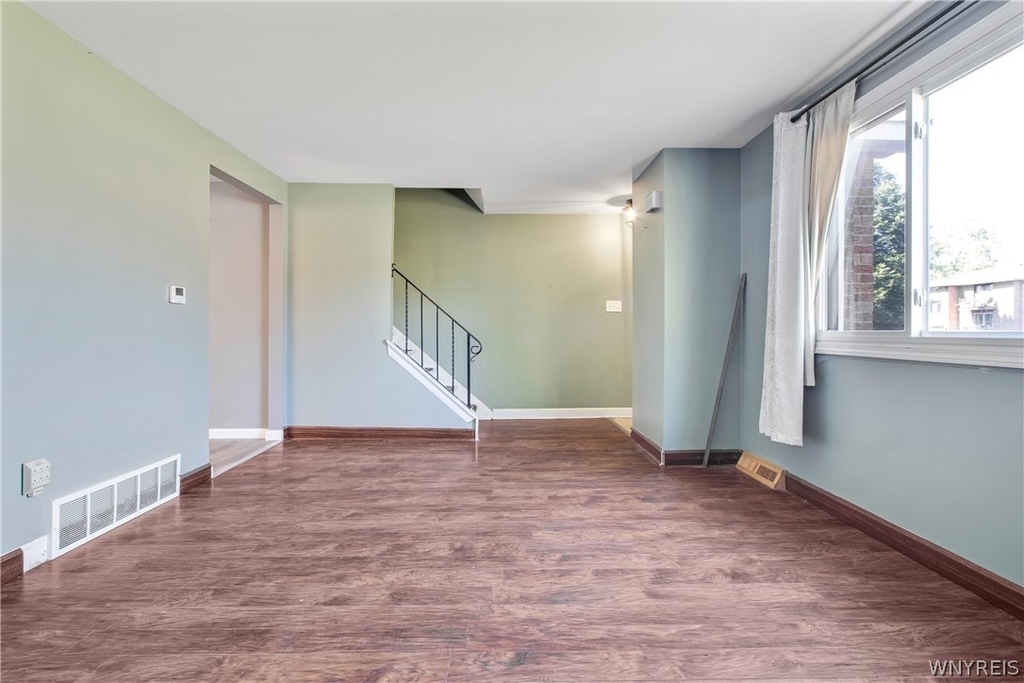 235 Robert Drive - Photo 2