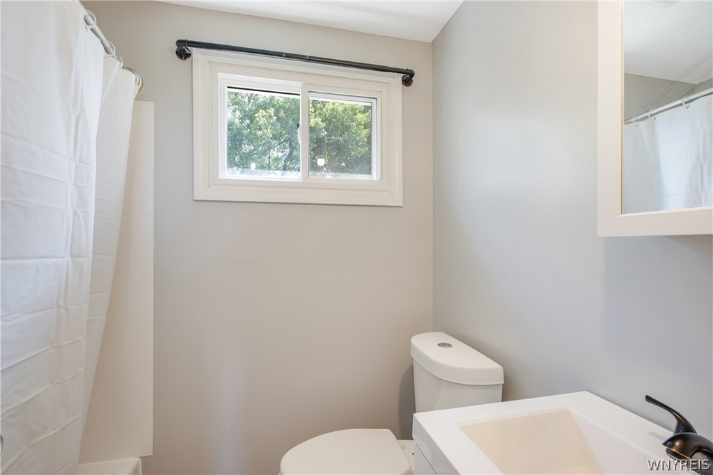 235 Robert Drive - Photo 8