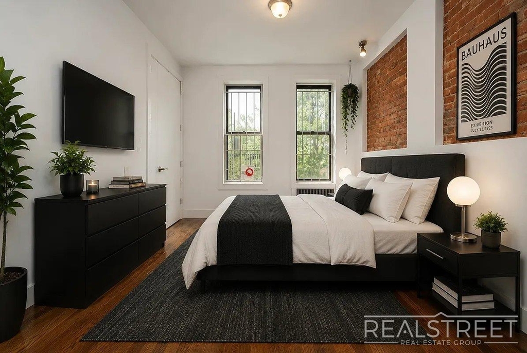 287 Troutman Street - Photo 3