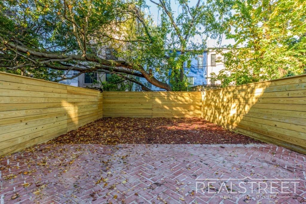 1406 Lincoln Pl - Photo 9