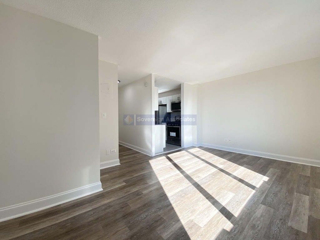 3333 Broadway - Photo 4