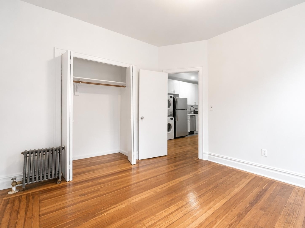 184 Claremont Avenue - Photo 2