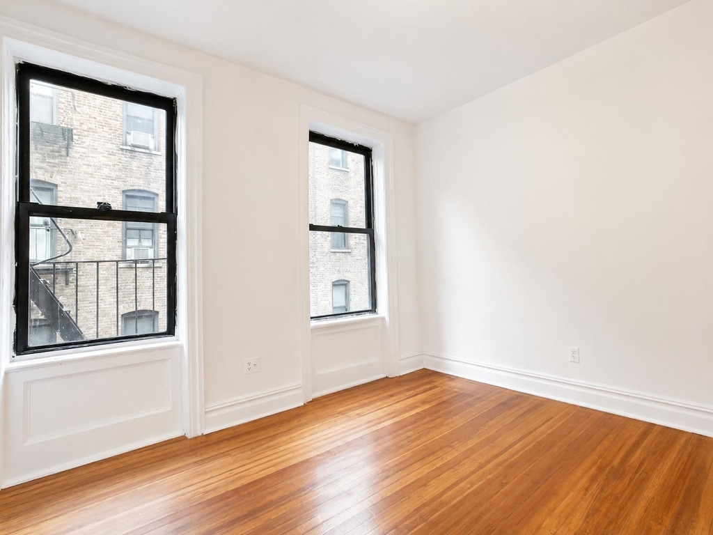 184 Claremont Avenue - Photo 1