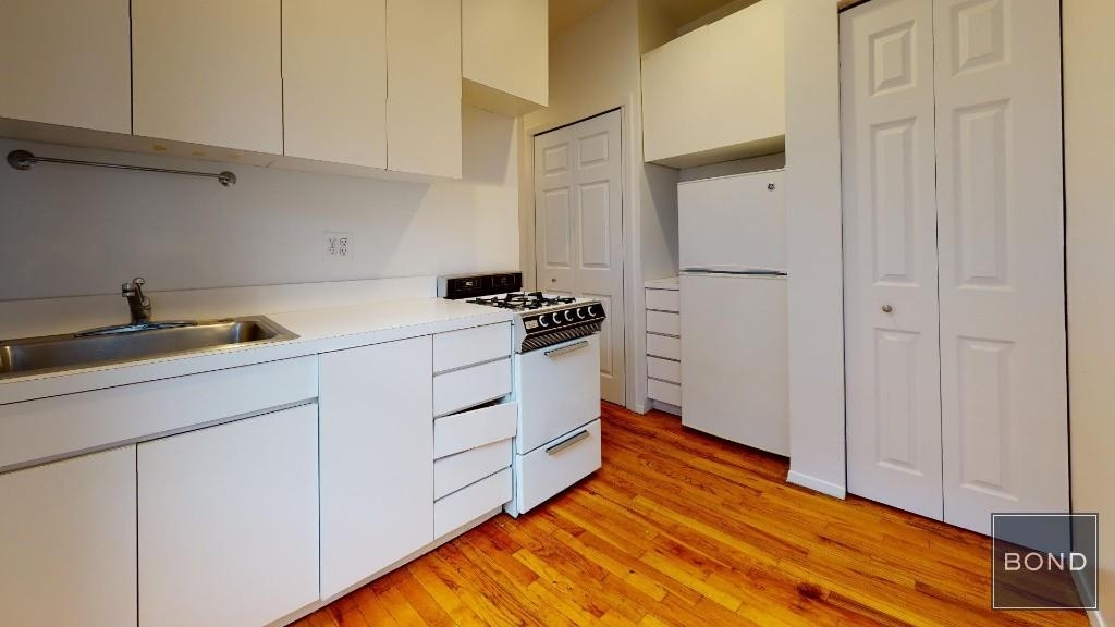 East 73rd Street - Photo 3