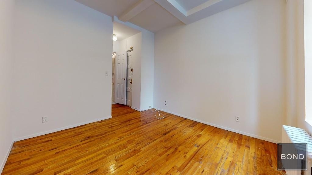 East 73rd Street - Photo 2