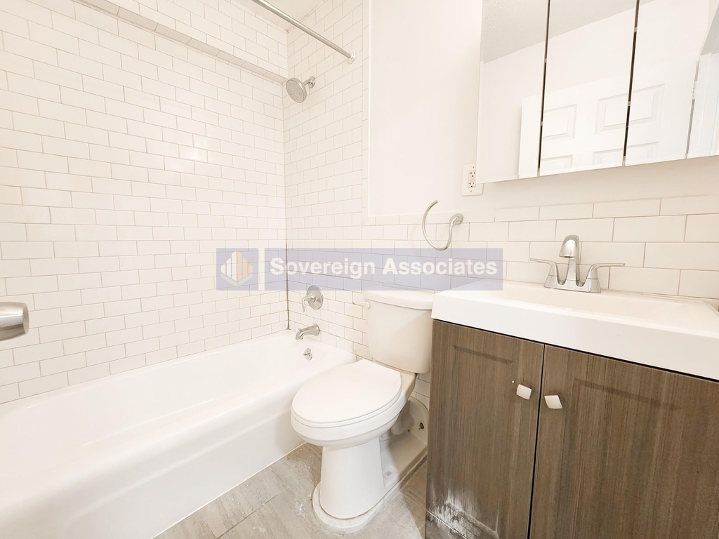 3333 Broadway - Photo 11