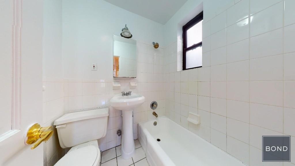 East 93 Street - Photo 4