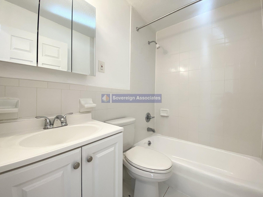 3333 Broadway - Photo 3