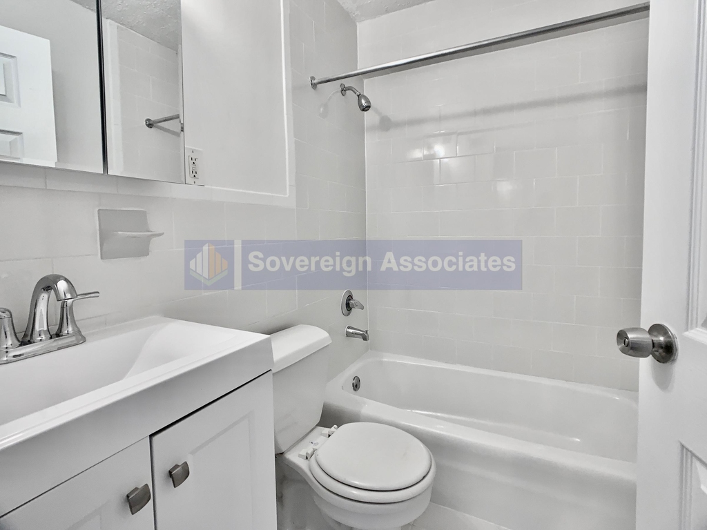 3333 Broadway - Photo 6