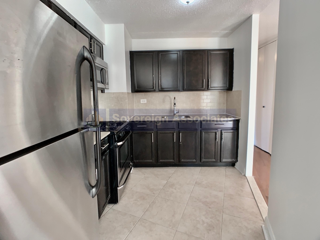 3333 Broadway - Photo 3