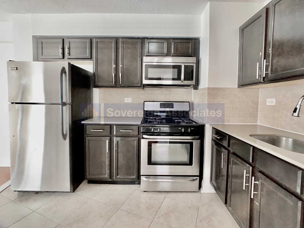 3333 Broadway - Photo 4
