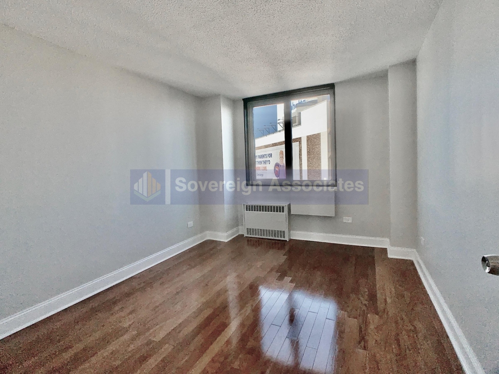 3333 Broadway - Photo 2