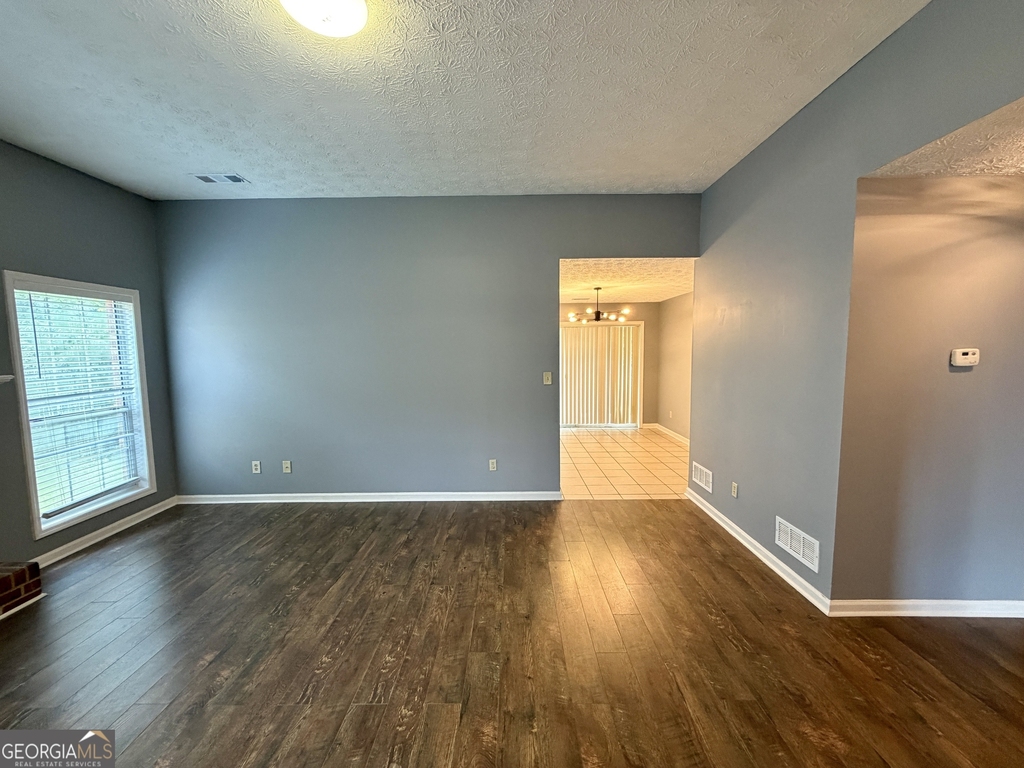 105 Waterford Way - Photo 2