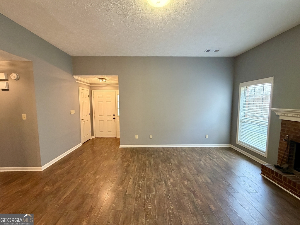 105 Waterford Way - Photo 1
