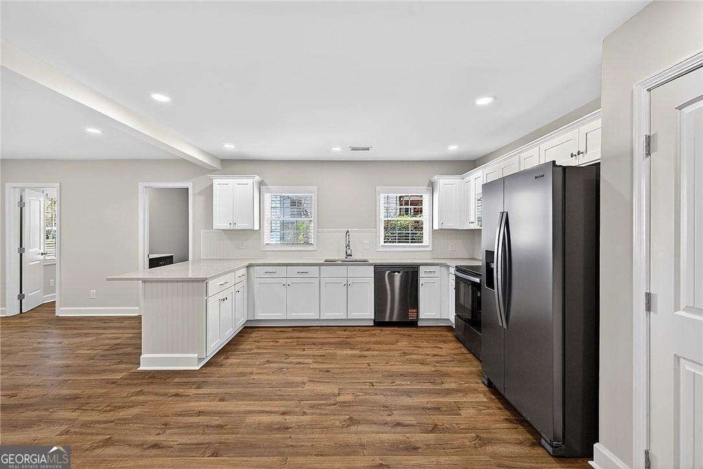 955 Columbia Drive - Photo 9