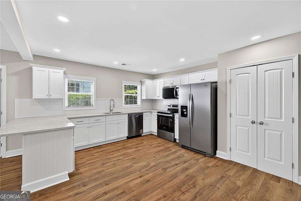 955 Columbia Drive - Photo 7