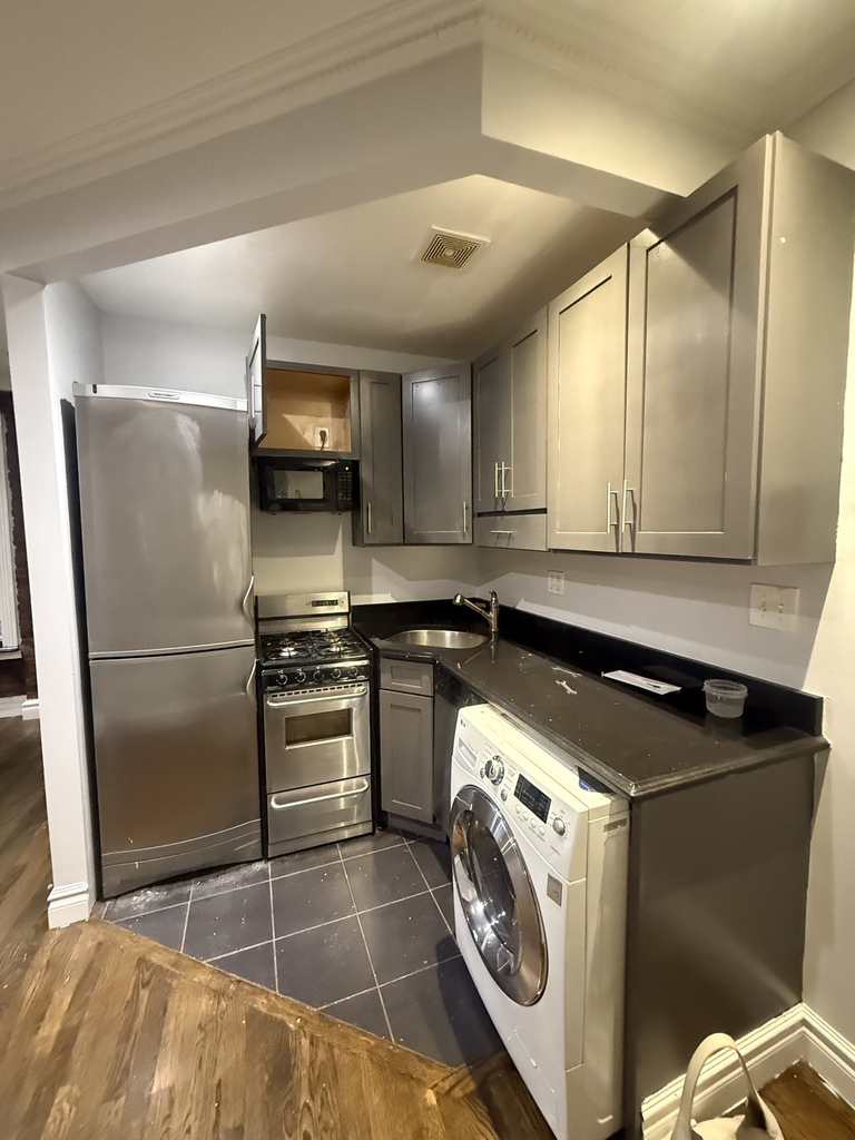 416 East 13th Street - Photo 2