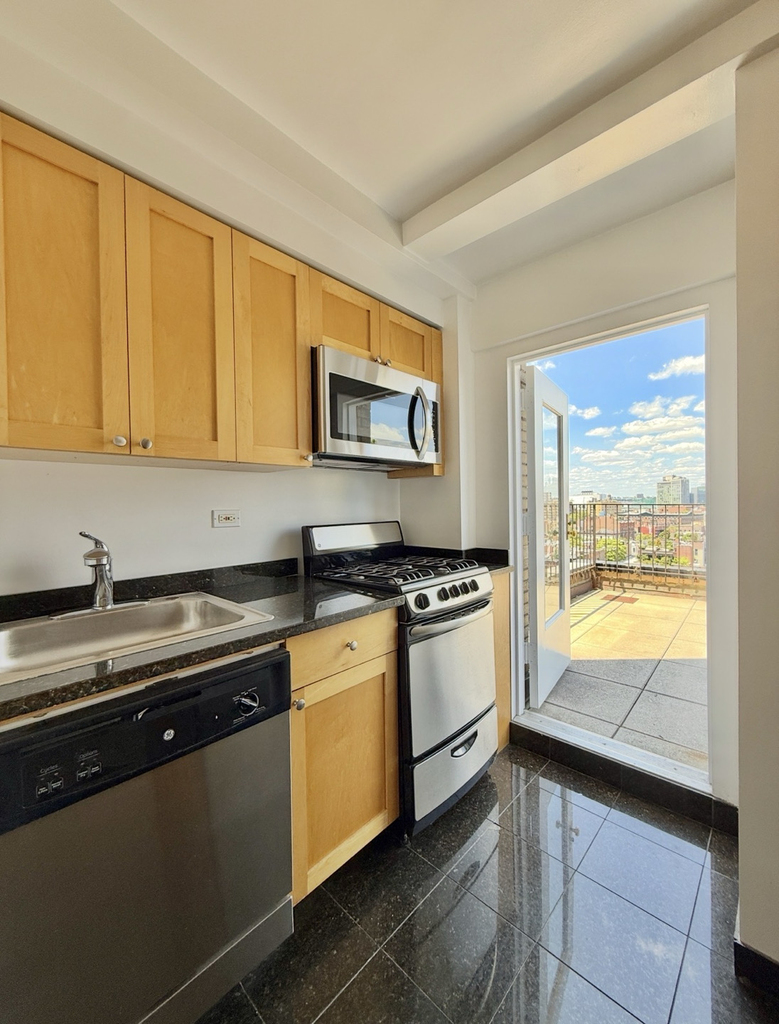 Christopher Street - Photo 1