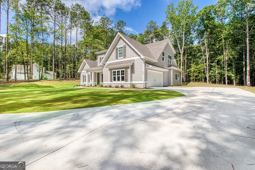 347 Crestwood Rd - Photo 1