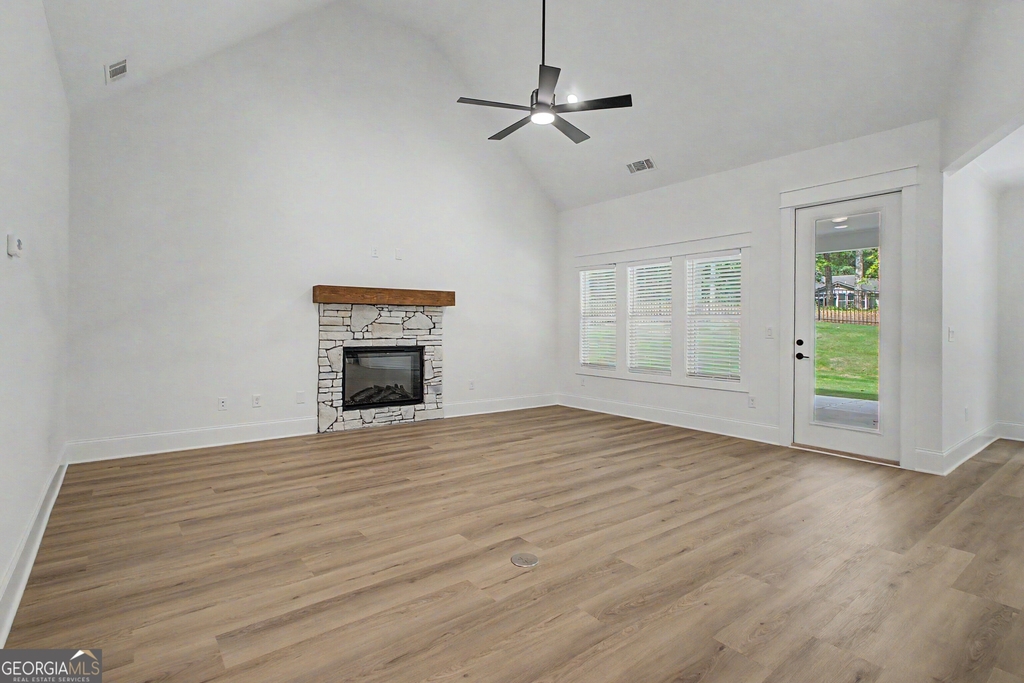 347 Crestwood Rd - Photo 4