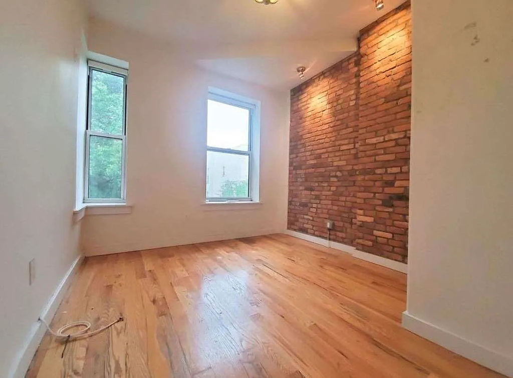 1211 Dean Street - Photo 2