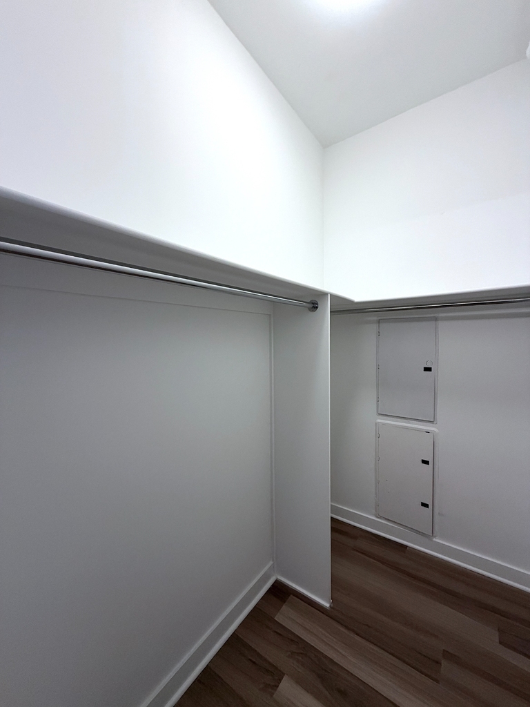Fifth Avenue - Photo 1