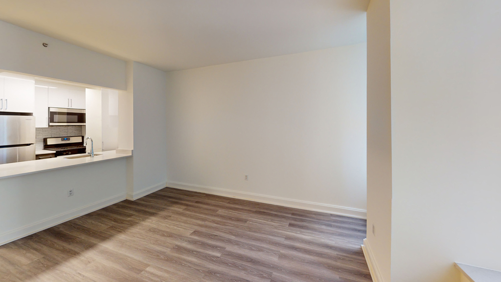 10 Hanover Square - Photo 3