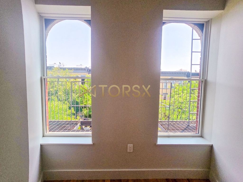 415 Himrod Street - Photo 8