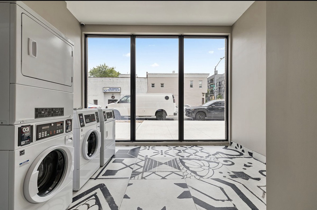 2605 Snyder Avenue - Photo 8