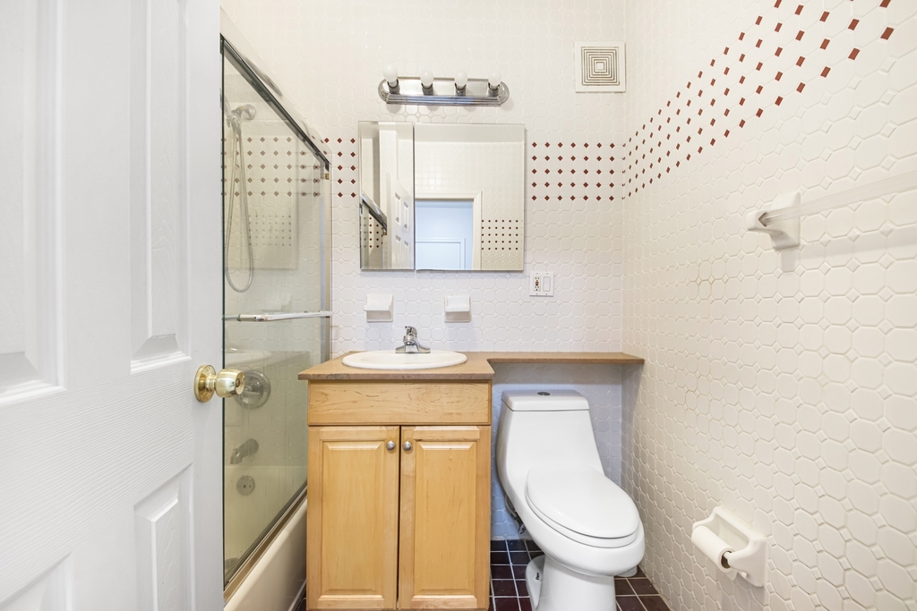 11-55 Welling Court - Photo 10