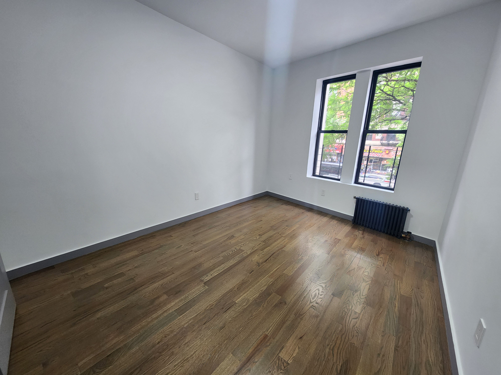 660 West 180th Street - Photo 4