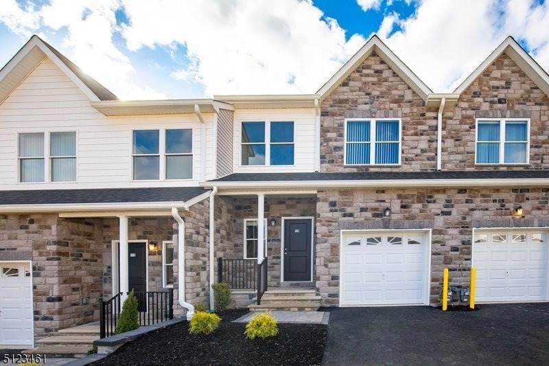 104 Arlene Ct - Photo 0
