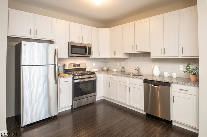 104 Arlene Ct - Photo 2