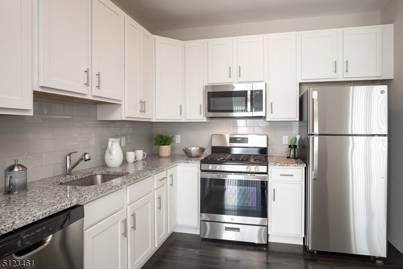 104 Arlene Ct - Photo 3