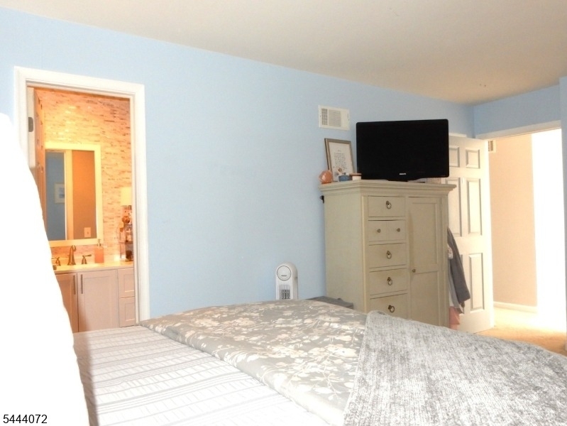 51 Edinborough Ct. - Photo 10