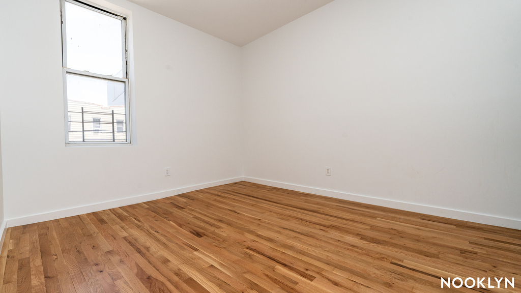 160 Johnson Ave 11206 - Photo 11