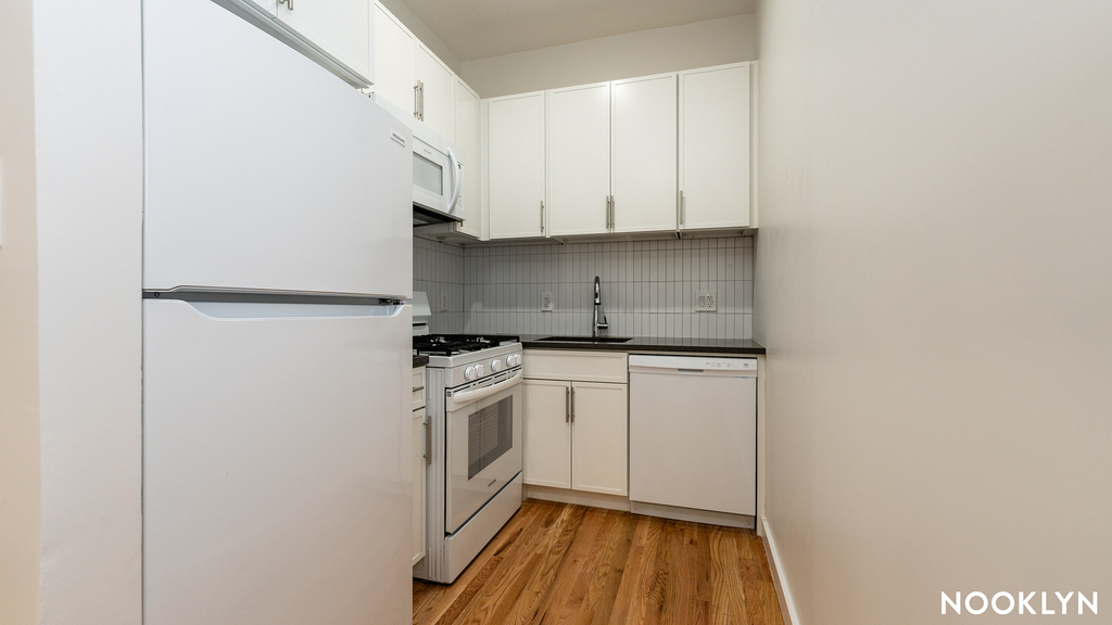160 Johnson Ave 11206 - Photo 6